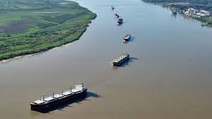 Hidrovía: Milei pudo resolver exitosamente el conflicto con Paraguay