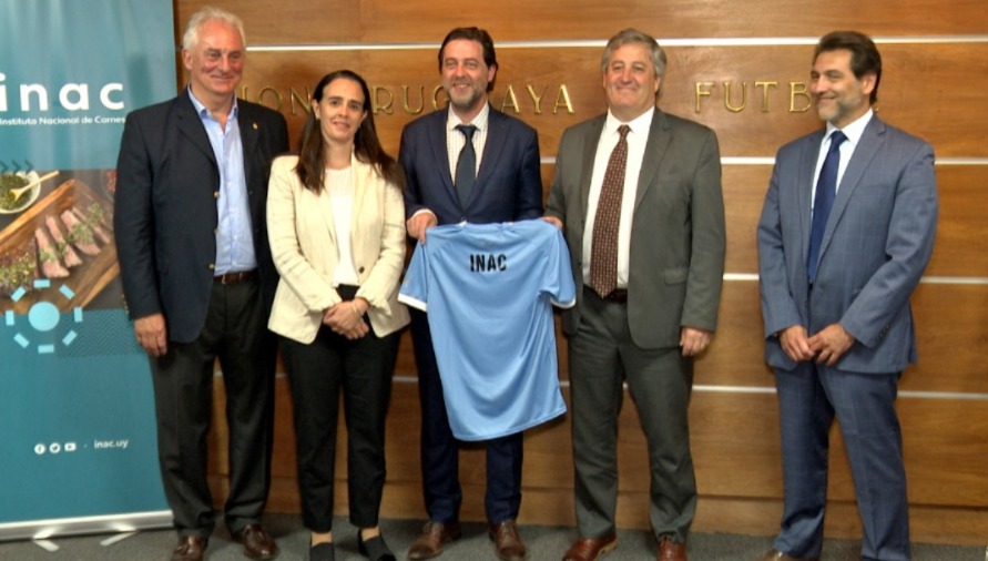 Pelota y carne: Uruguay promocionará el producto a través de su Selección Nacional
