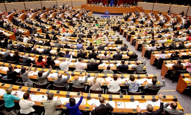 La Unión Europea aprobó la postergación de la ley antideforestación y sumó cambios