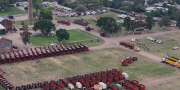 La zafra azucarera toma ritmo con las máquinas en los campos