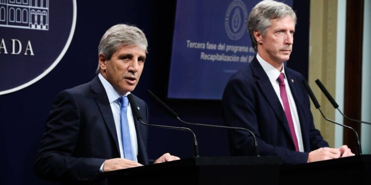 Nueva fase del plan económico: el Gobierno anunció el fin del cepo y el dólar fluctuará entre $ 1.000 y $ 1.400