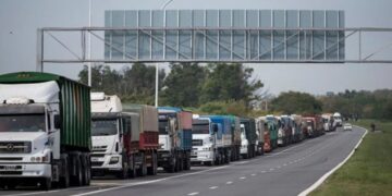 Una alerta en el transporte de cargas: por qué se podría paralizar la logística en plena cosecha