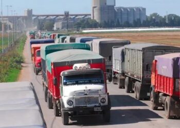 El costo del transporte subió un 2,56 %: combustible y personal, predominan en la ecuación