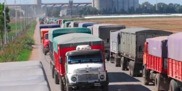 El costo del transporte subió un 2,56 %: combustible y personal, predominan en la ecuación