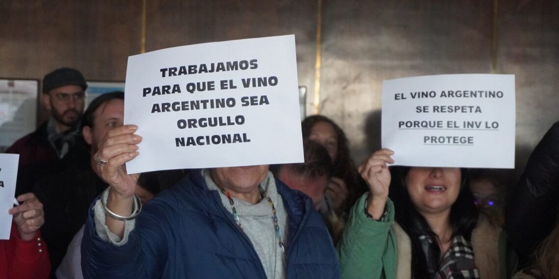 Protestas en el INV: trabajadores alertan por la trazabilidad y los controles en la vitivinicultura