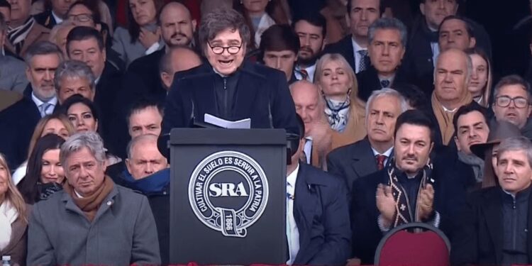 Javier Milei anunció una baja “permanente y sin vuelta atrás” de las retenciones: la soja pagará 26%