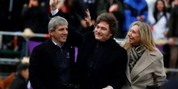 El Gobierno oficializó la baja de las retenciones y mencionó que la eliminación total está atada al superávit fiscal