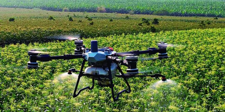 El drone pulverizador se perfila como aliado clave para la modernización del campo