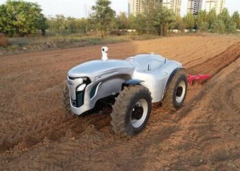 China impulsa agricultura inteligente con tractores eléctricos autónomos