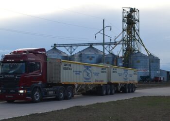 “Bajando los costos de la logística”: el Gobierno liberó la circulación de bitrenes en todas las rutas