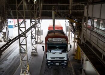 Desregulación histórica: el Gobierno eliminó las tarifas de referencia para fletes agropecuarios