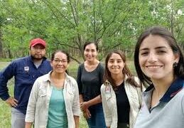 “Mis hijas conocen la palta y las mariposas porque crecen conmigo en el campo”