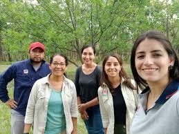 “Mis hijas conocen la palta y las mariposas porque crecen conmigo en el campo”