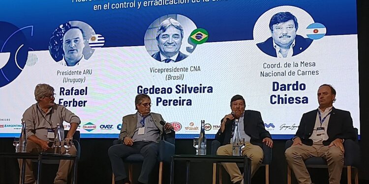 Aftosa ¿conviene dejar de vacunar? El debate entre Argentina, Uruguay y Brasil