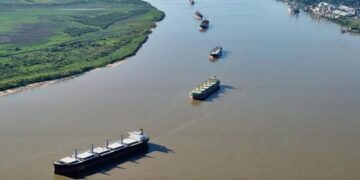 Los exportadores de granos esperan que en pocos días estén los pliegos finales para licitar la Hidrovía
