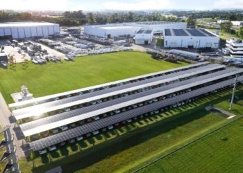 Secco lidera la revolución verde con su nuevo carport solar de 1,15 MW: cubre 360 vehículos y genera 40% de ahorro energético