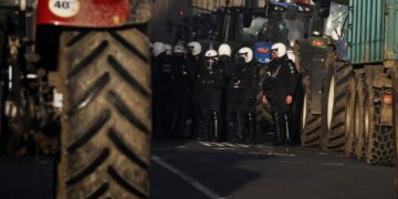 Miles de agricultores protestan en Bruselas contra el acuerdo UE-Mercosur