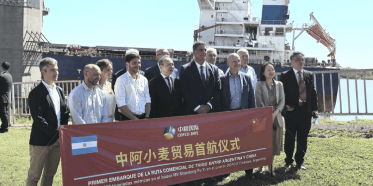 Un fin de año histórico para el trigo: partió desde Timbúes el primer embarque rumbo a China