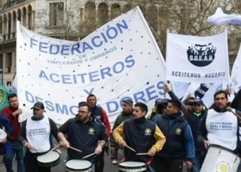 Paro total de aceiteros: plantas sin operar por la reforma laboral y la industria cuestionó que se trata de una medida política