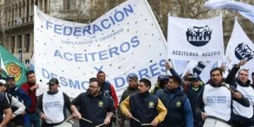 Paro total de aceiteros: plantas sin operar por la reforma laboral y la industria cuestionó que se trata de una medida política
