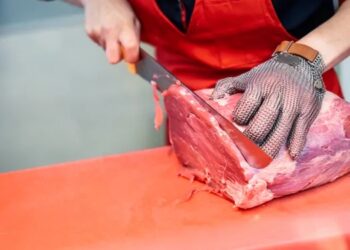La faena bovina arrancó 2026 en baja: cayó 10,4 % mensual y la producción de carne retrocedió 8,1 %