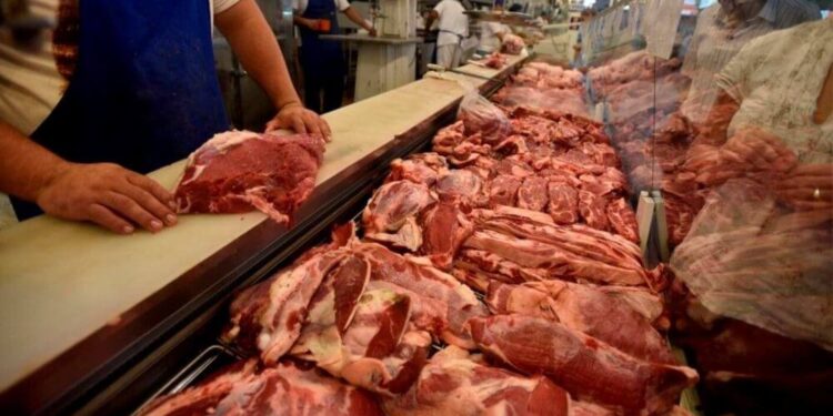 El debate por el precio de la carne: es el alimento básico en el que más inciden los impuestos