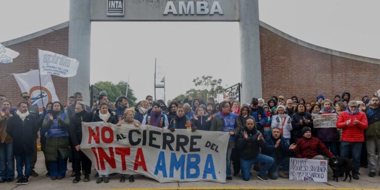 En el INTA presentaron un plan de retiro voluntario que podría alcanzar a 950 trabajadores del organismo