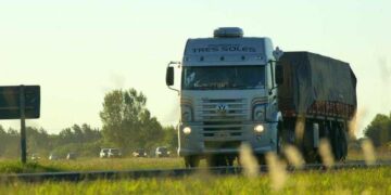 Aporte de U$S 1,5 por tonelada para rutas en Santa Fe: para la Provincia, “deben pagarlo las exportadoras”