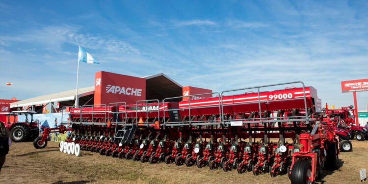 Apache brilló en Agroactiva 2026: gran cierre de negocios con 20 sembradoras vendidas y un fuerte respaldo internacional