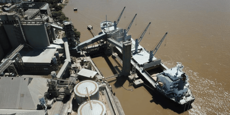 Acuerdo por el paro portuario: se destraba la salida de granos desde los puertos