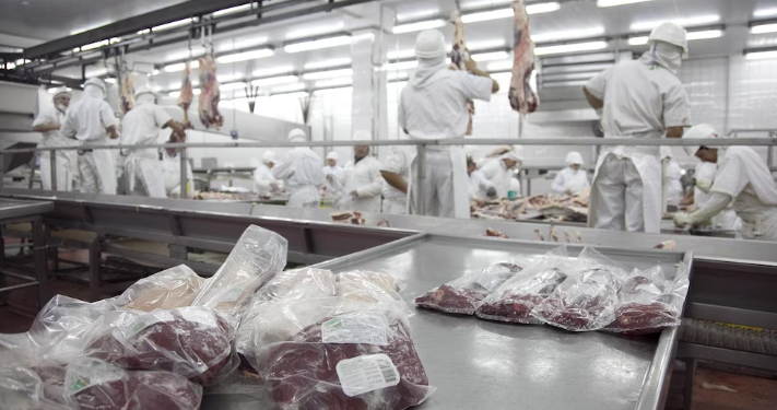 Carne vacuna: las exportaciones aceleraron en agosto y los ingresos crecieron casi 30% en un año