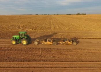 Iniciativa pionera: en Córdoba, caminos rurales y suelos comienzan a cuidarse de manera integrada